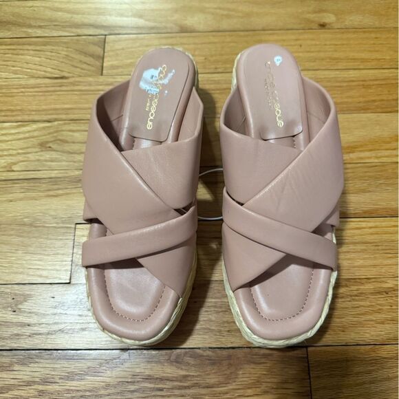 Andre Assous | Calesa Leather Slip-On Flatform Sandals - Picture 3 of 6